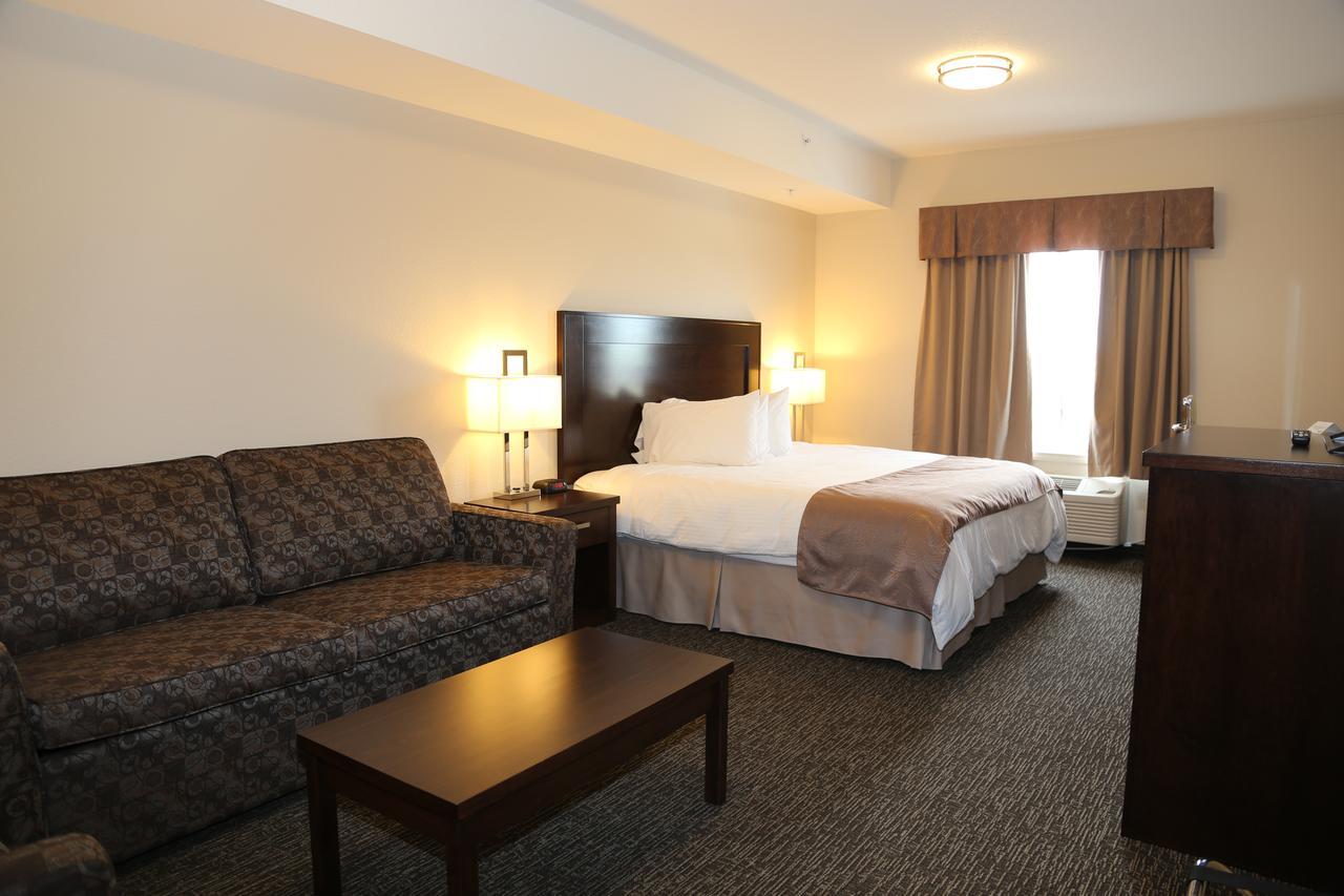 Prairie Moon Inn & Suites Macklin ภายนอก รูปภาพ